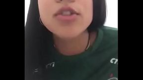 Torcedora palmeirense sa&iacute_ nua em posto de gasolina part 1