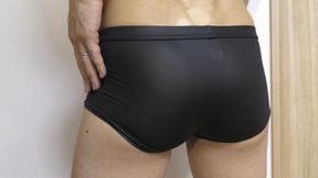 Black boxer shorts, elephant-style