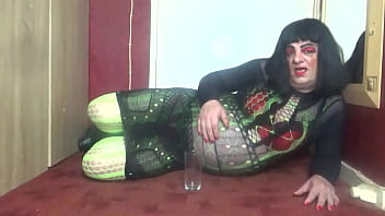 bisexual crossdresser is it me or is it that no one eles likes it because i do i love it