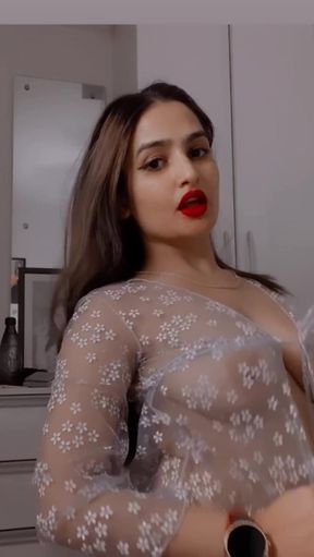 Indian desigirl takes a big load