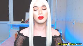 Awesome Shemale Masturbate On Cam