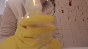 My Stepsister in Yellow Dishwashing Gloves Takes a Bath with a Dildo and Lots of White Foam and Soap