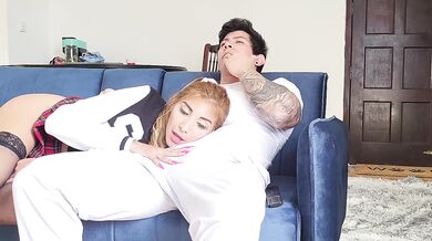 Caught FFM Threesome Amateur Blowjob Cum in Mouth Deep Throat