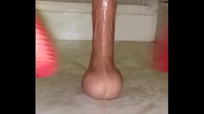 Mi culito insaciable comiendose mis juguetes ricos y casi me rompe mi calzon