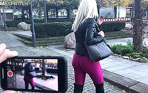 Lara-cumkitten, fickdate auf der strasse klargemacht