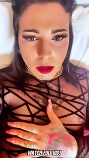 Trans girl masturbates and enjoys it very much