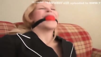 Sunni Tickled