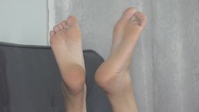Wei Wei shows her soles and arches