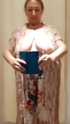 I am showing my boobs naked in the in the shop