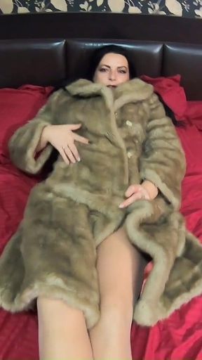 Milfycalla- Cum Play While Wearing a Fur Coat and Pantyhose 197