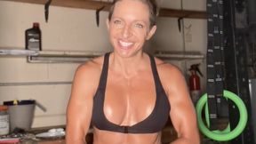 Lora Cross Chin Up Challenge for Big Biceps