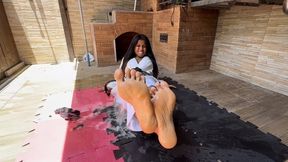 Estourando balÃµes com tesoura