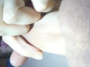 Ich komme close up in meinen Mund, spiele mit dem Sperma an meiner Zunge und schlucke brav ;-)