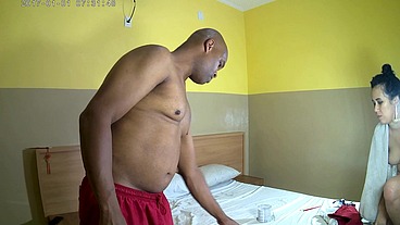 Novinha casada dando cuzinho