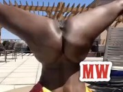 FAT ASS HEADSTAND ROOFTOP YOGA & TWERK DARKSKIN MEGHAN