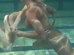 Bad quality underwater lesbian show