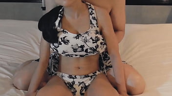 Homemade amateur Personal shooting: A beautiful tanned body, a big-breasted swimsuit beauty is made to feel good with fingering, and a large amount of ejaculation is made in the missionary position