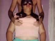 Masajeando y chupando grandes tetas naturales perfectas