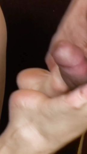 Elegance and Foot Fetish Fucking a Sexy Brunette MILF with Cum Feet