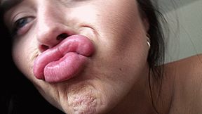 BIG LIPS VERY SMELL (1920x1080 HD) WMV