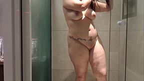 Annerios2 tomando banho gostoso