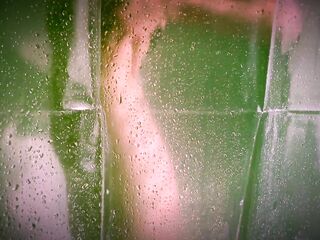 Pleased Gender Equality month! Check out this sexy af milfy vulva-owner getting off in the shower