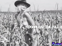 Sexy teen cowgirl Anna loves being naked
