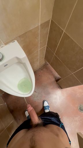 Public pee pissing with a twink