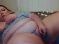 BBW Girl Pleasures Herself on Webcam