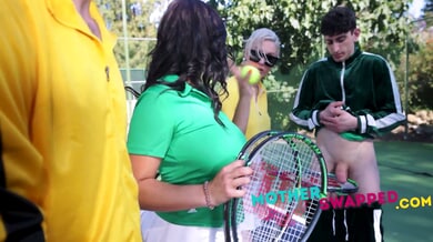 Stepmoms swap partners in outdoor foursome on tennis court