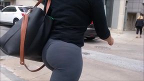 FAT JIGGLY ASS IN SPANDEX(MAJOR VPL!!!!!)