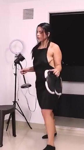 Kyleicienta: While Working as a Maid My Master Gave Me His Milk in My Tight Pussy