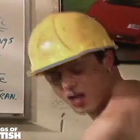 Construction Worker Gets Tight Asshole Screwed by His Boss in the Office