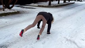 14 cm High Heels on Ice, Stilettos on Ice, High Heels Pumps on Ice, Slippery High Heels