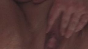 viens me voir sous me caresser sous ma douche