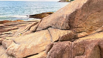 ORGIA BAREBACK NA PRAIA DE NUDISMO COM GRANDE URSO.