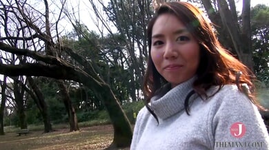 Plump Japanese wife delivers intense oral while being watched
