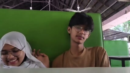 Desi gf bf on restaurant