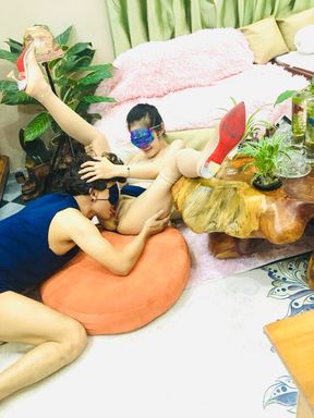 My lover just loves to kiss her pussy