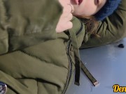 зимний секс на машине с голубоглазой красоткой в куртке , любит делать минет сперма на лице и одежде