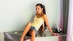 Little Lupe - Sexy teen 18+ Muff