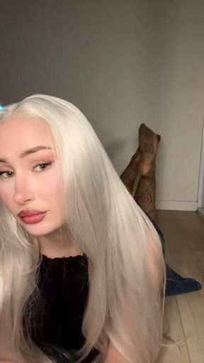 Feet in stockings - Goddess worship