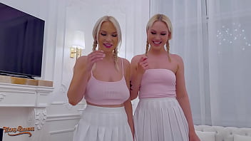 Hot Blondes Greta Foss &amp_ Vera Jarw Are Milking Mr. Texas&#039_s Thick Cock!