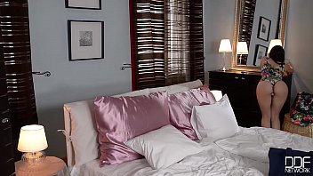 DDF Network-Burglar fucked by Lucy Heart and Valentina Nappi