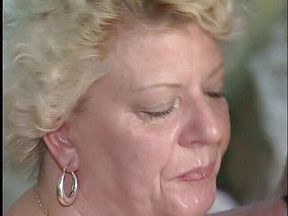 Fingering bust mature in her hairy cunt