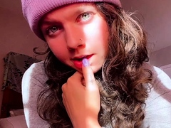 Close up amateur masturbating solo