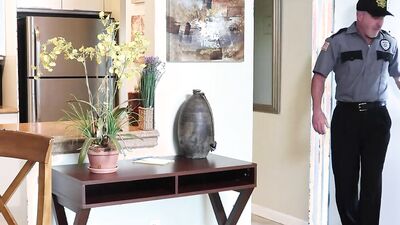 Buff mature hunk sucked off by a jock before banging him