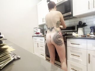 DICKFLASH – Stripped in the kitchen and fully assured – intimate prop