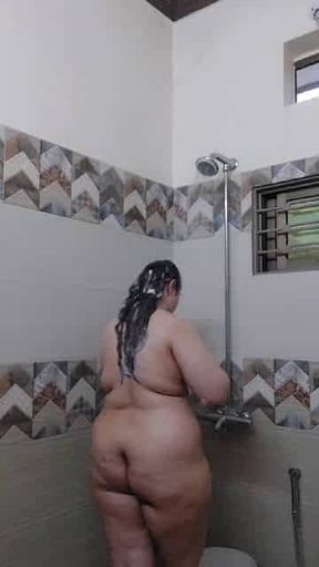 Wem taking bath