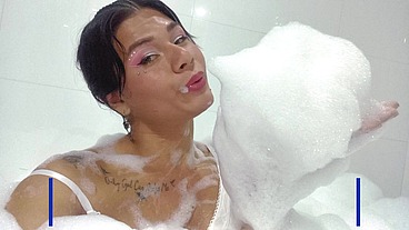 TS Angelique - Bubble bath with final cum ? - very exclusive video - short version